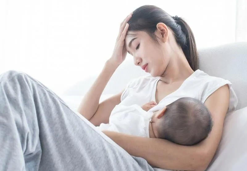 Bị lãnh cảm sau sinh: Nguyên nhân, triệu chứng và cách khắc phục