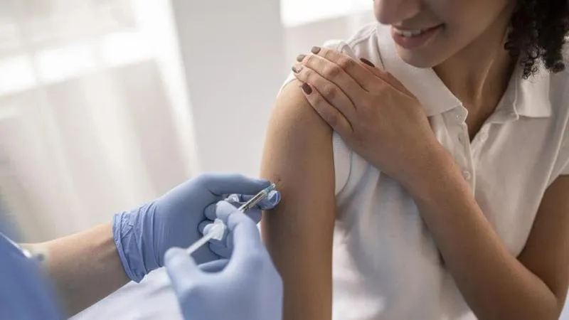 Người đang bị sùi mào gà có tiêm vaccine HPV được không?