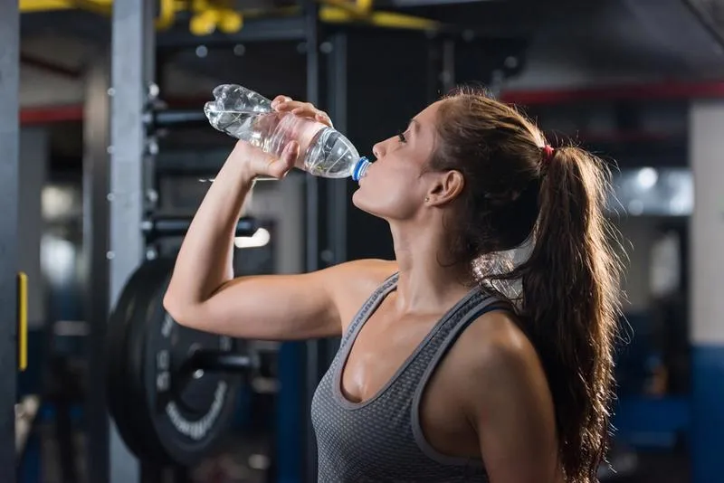 Phụ nữ đang có kinh có nên tập Aerobic không? Lưu ý cần biết khi tập Aerobic