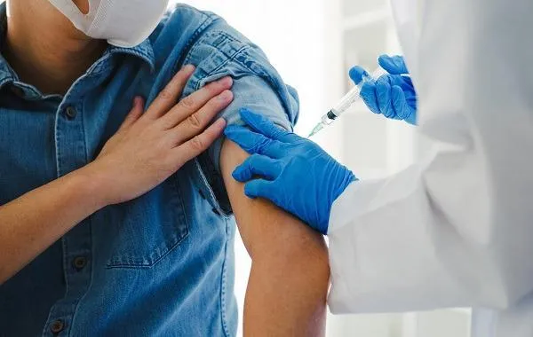 Tiêm vaccine HPV cho nam giới có cần thiết không?