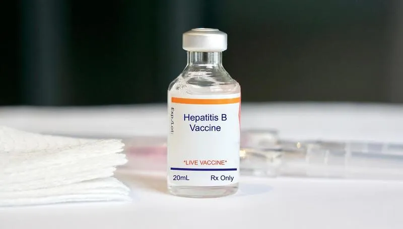 Trường hợp nào cần tiêm vaccine viêm gan B cho người lớn?