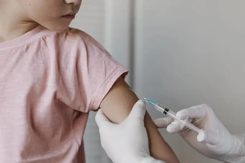 Vaccine MVVAC: Lịch tiêm chủng, quy trình thực hiện và tác dụng phụ